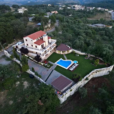 With 2 Bedrooms In Kaloniktis-rethymno, With Pool Access And Lejlighed Rethimno