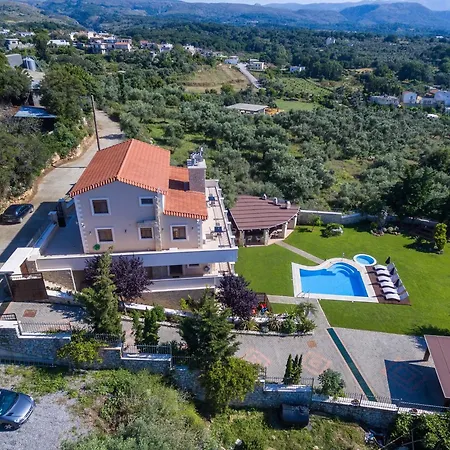 With 2 Bedrooms In Kaloniktis-rethymno, With Pool Access And Rethimno