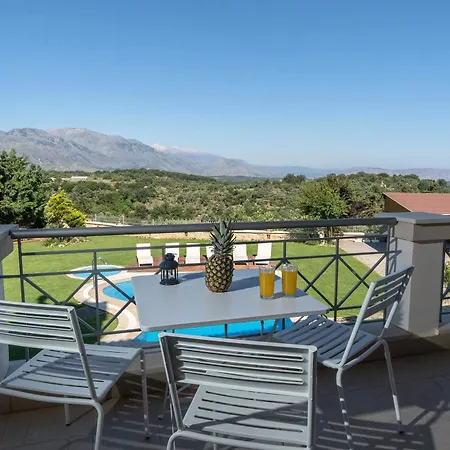 With 2 Bedrooms In Kaloniktis-rethymno, With Pool Access And